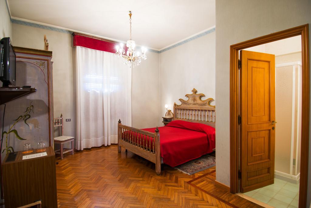 Hotel I Due Foscari Busseto Δωμάτιο φωτογραφία